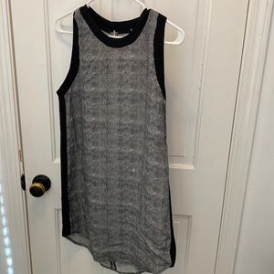 Krisa “snake” pattern mini dress. Size medium. NWT